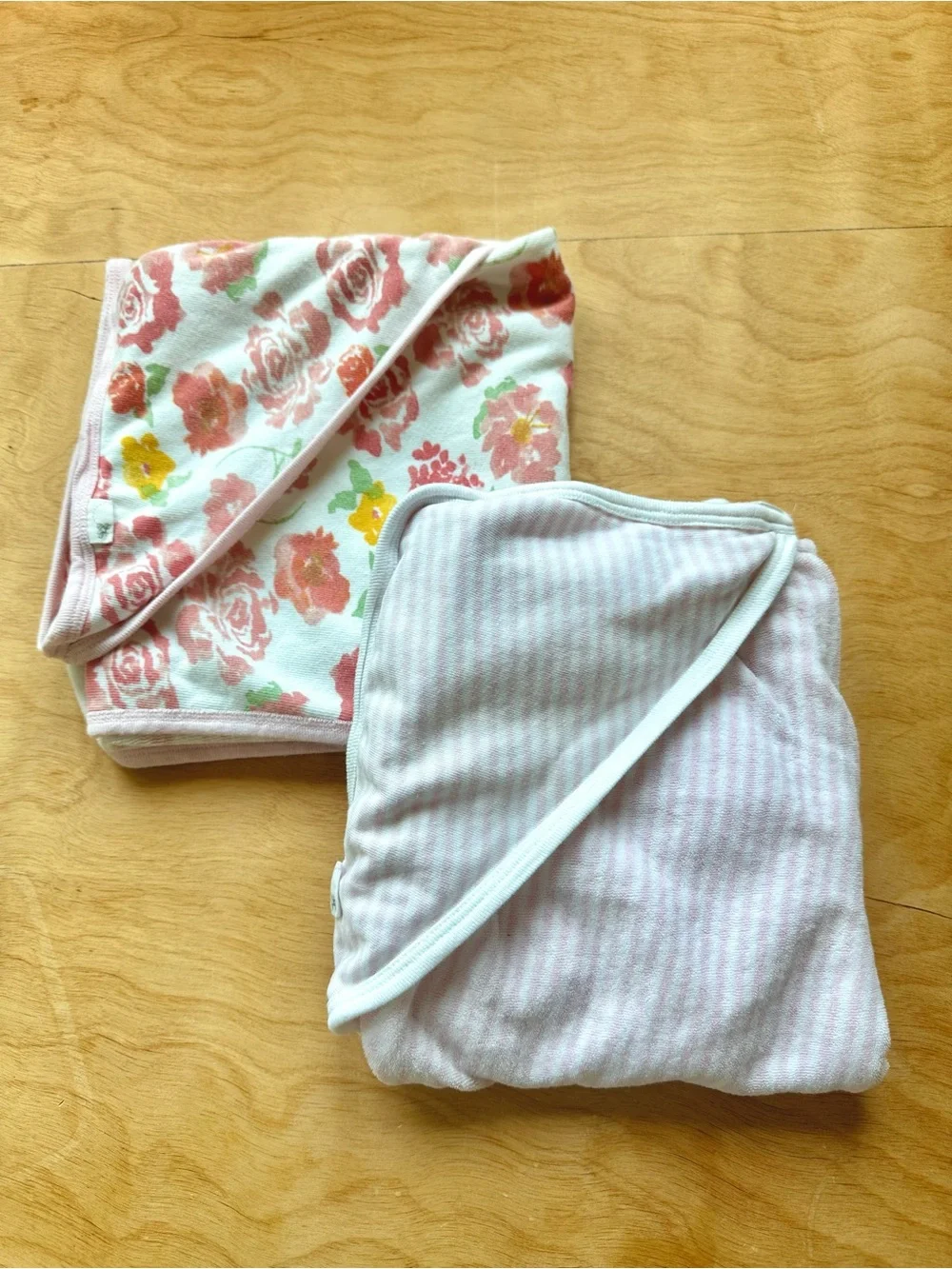 2 Burt’s Bees Baby Organic Cotton Hooded Towels Bath Wrap Bundle Pink Floral